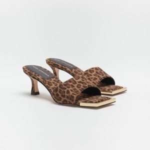 Good American Standout Square Toe Mule in Leopard Print Size 8